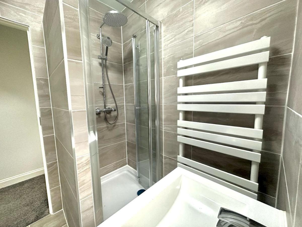 Open Mind Property - 6 Luxury Bedrooms With Free Parking Portsmouth Exterior foto